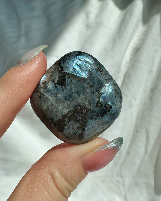 Larvikite tumble